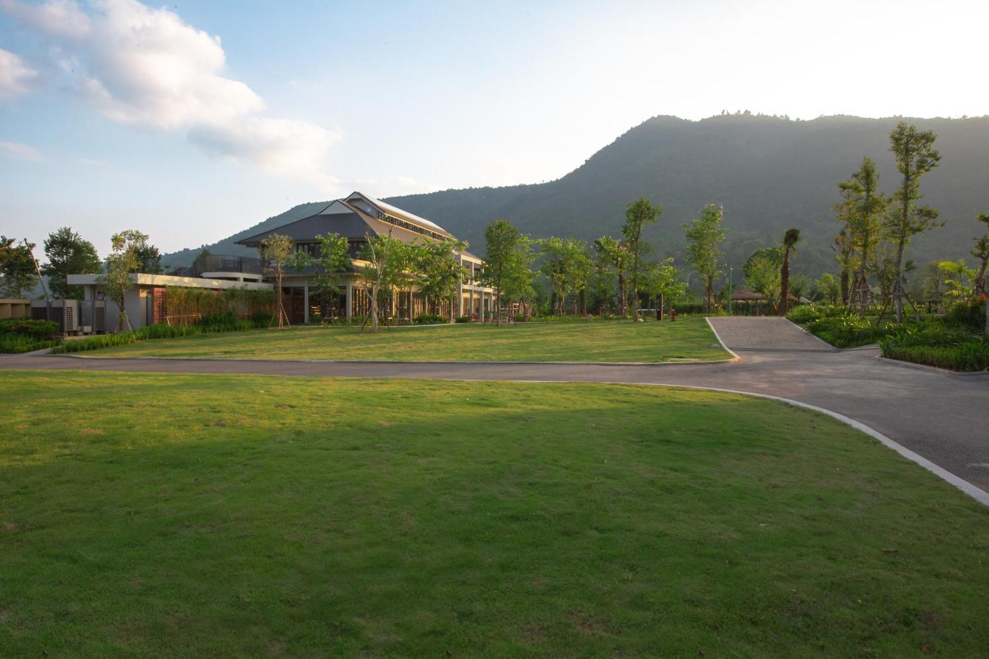ホテル Mandala Retreats Kim Boi Hòa Bình エクステリア 写真